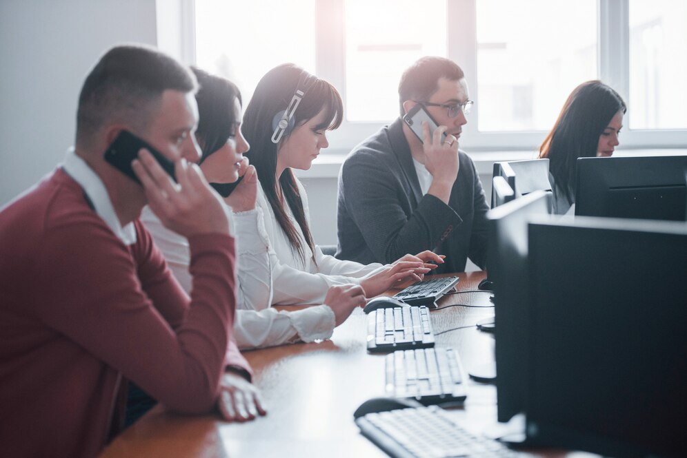 people-working-call-center